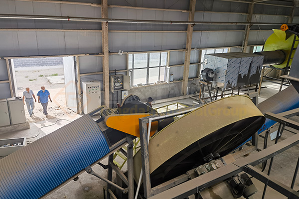 中藥藥渣怎么發(fā)酵有機(jī)肥料?中藥藥渣有機(jī)肥生產(chǎn)線多少錢一套?