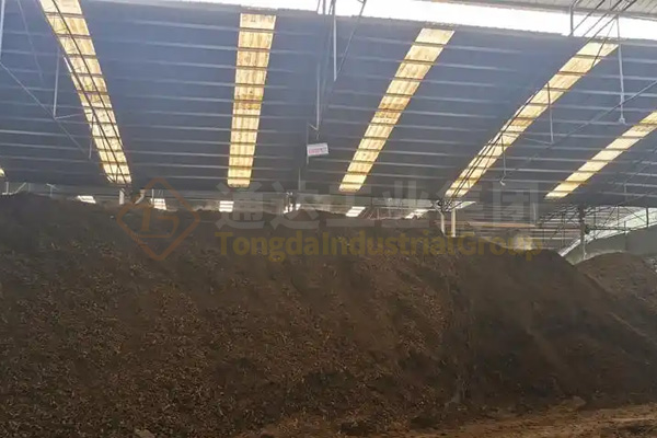 中藥藥渣怎么發(fā)酵有機(jī)肥料?中藥藥渣有機(jī)肥生產(chǎn)線多少錢一套?