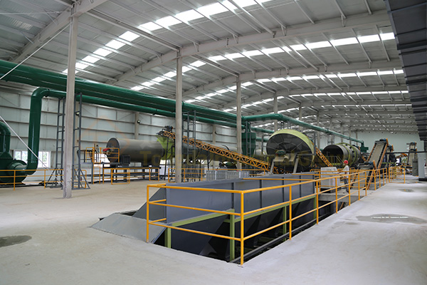 雞糞有機(jī)肥設(shè)備哪家好?小型雞糞有機(jī)肥生產(chǎn)設(shè)備要多少錢(qián)