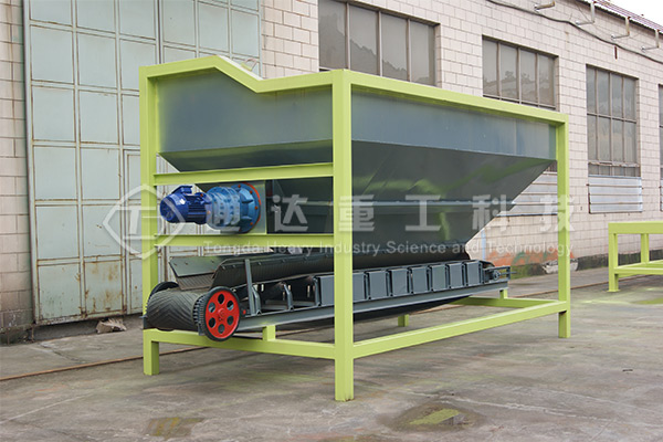 養(yǎng)雞場糞便制有機肥生產(chǎn)線，巧解環(huán)保難題