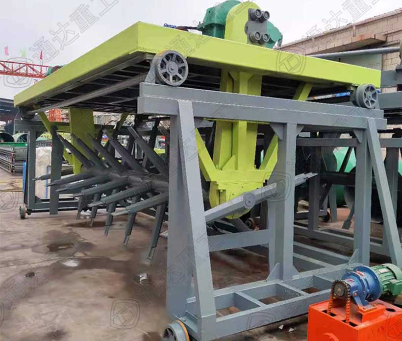 養(yǎng)雞場(chǎng)4米槽式堆肥翻拋機(jī)設(shè)計(jì)方案、特點(diǎn)優(yōu)勢(shì)