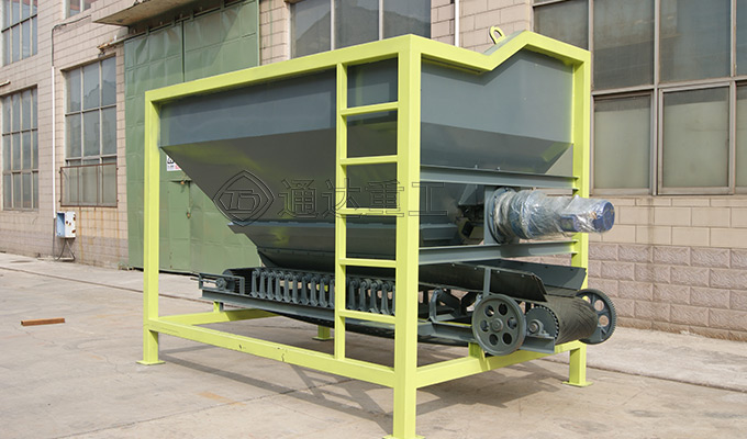 整條雞糞有機肥生產(chǎn)線，有效解決養(yǎng)殖戶糞便污染問題，破解畜禽糞污治理難題