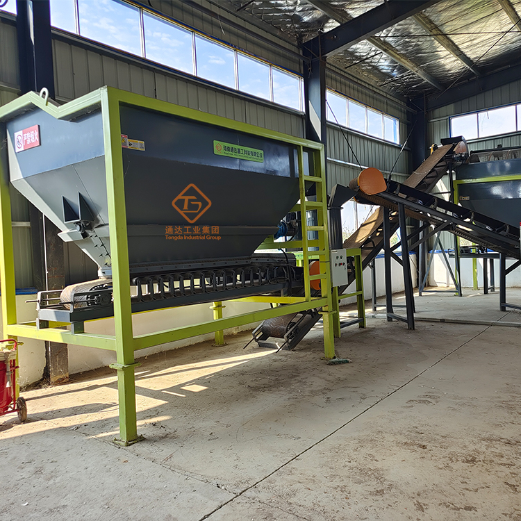 養(yǎng)雞場(chǎng)的雞糞可以做肥料嗎?養(yǎng)雞場(chǎng)的雞糞肥料生產(chǎn)設(shè)備需要哪些?